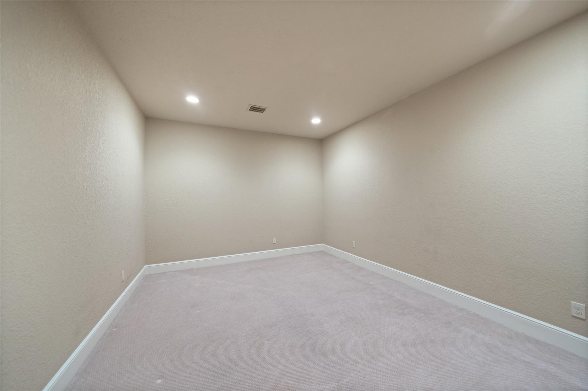 102 Ridge Lake Lane