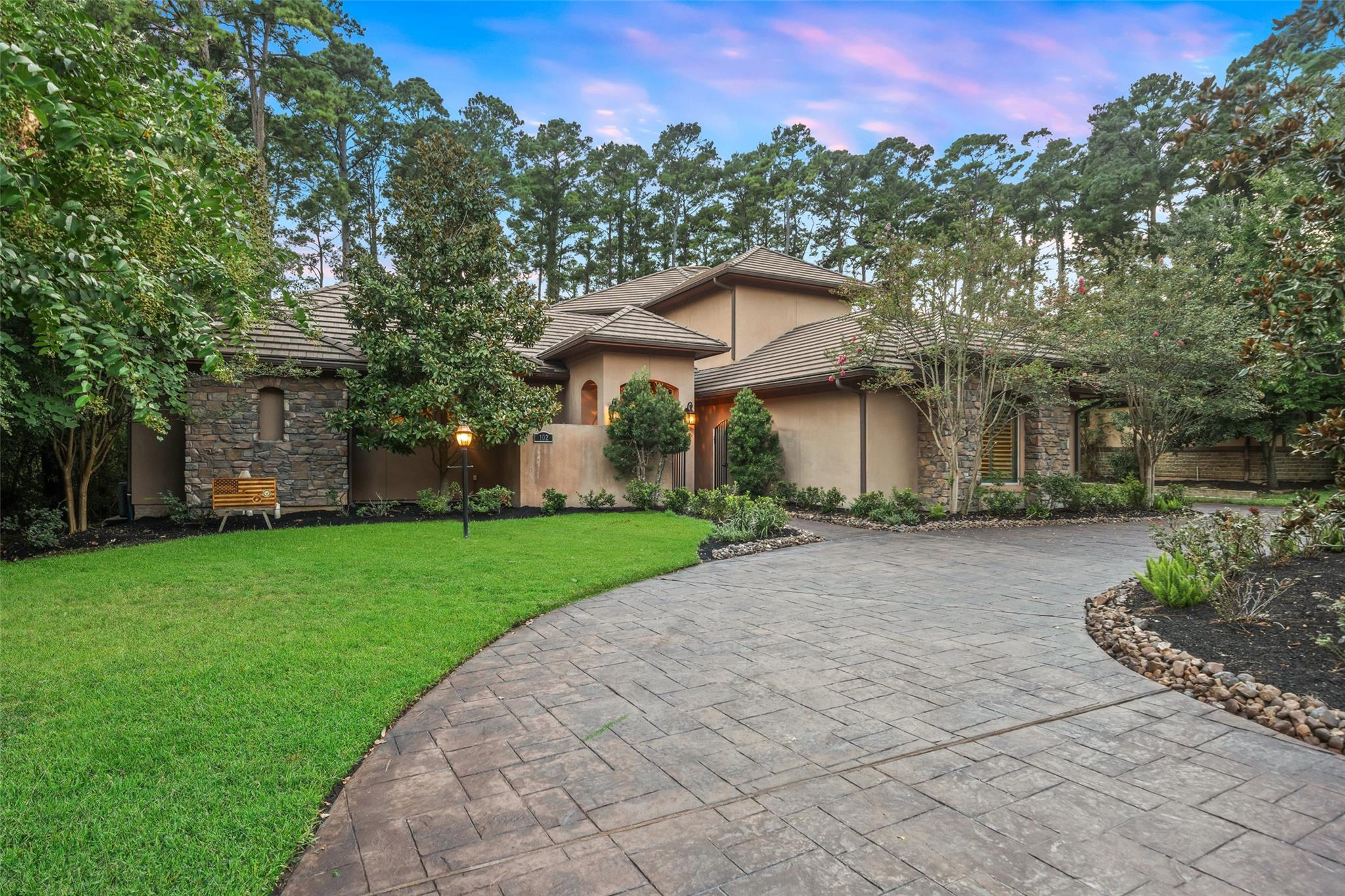 102 Ridge Lake Lane