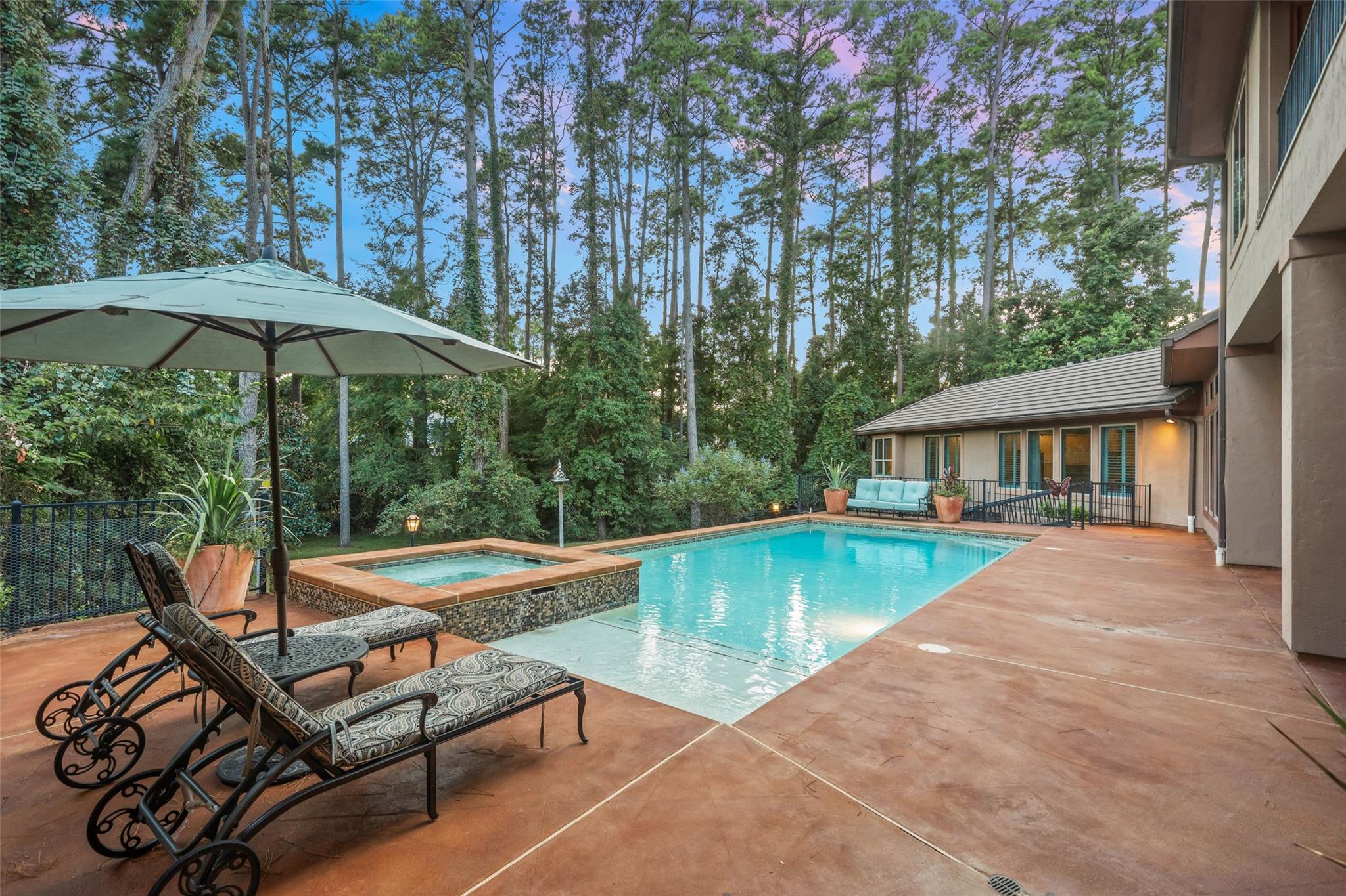 102 Ridge Lake Lane