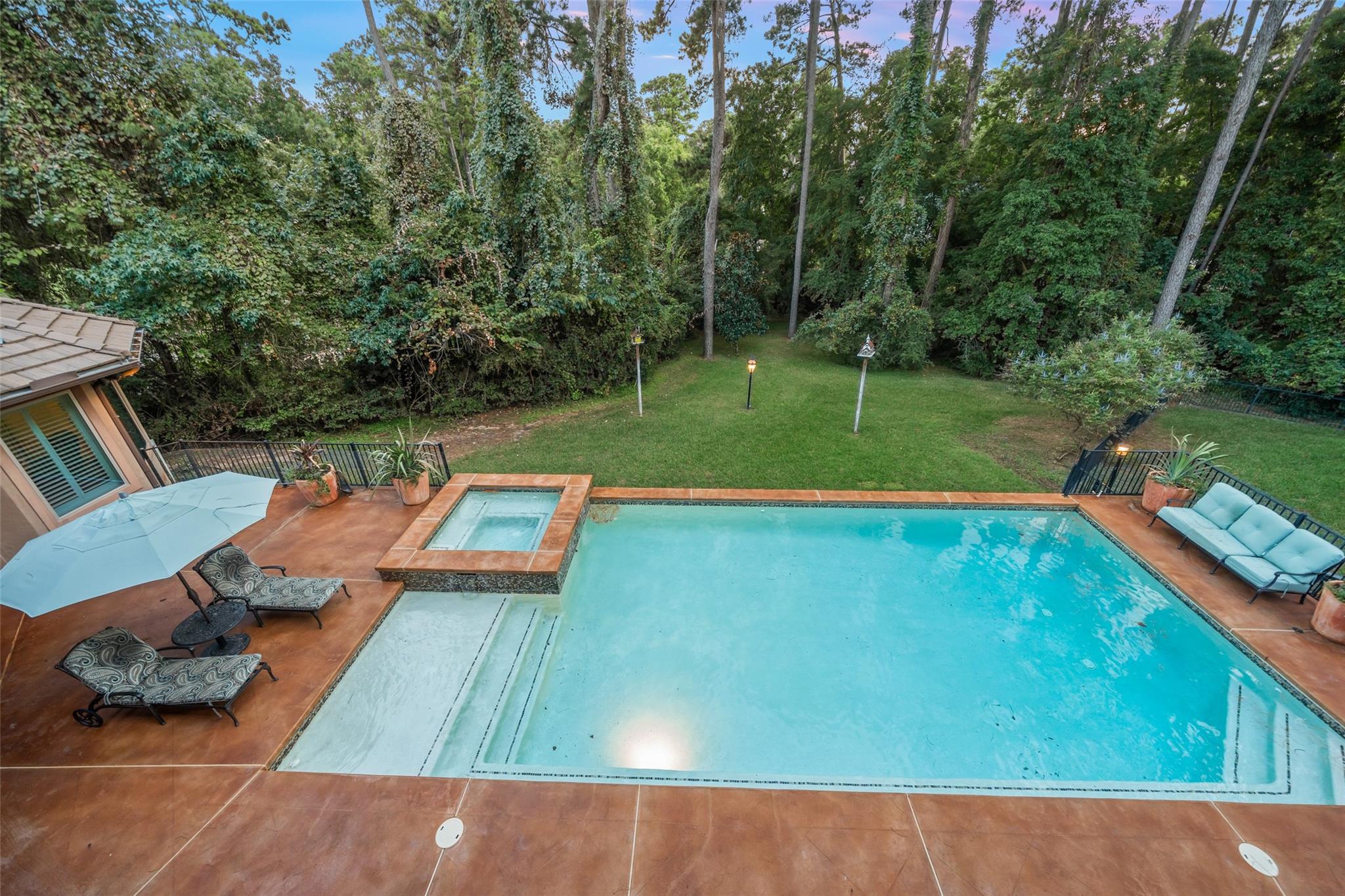 102 Ridge Lake Lane