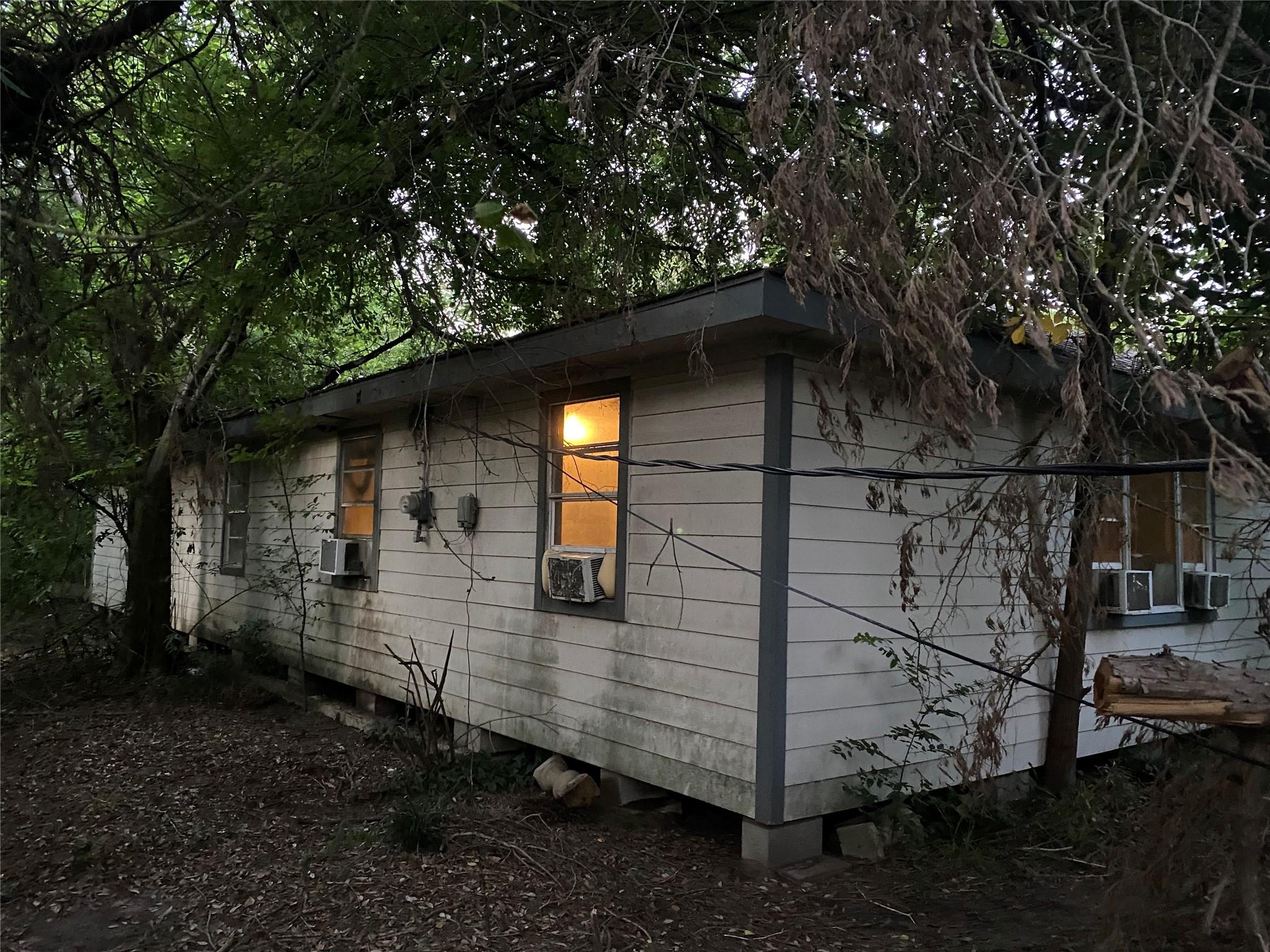 5833 Mohawk Street