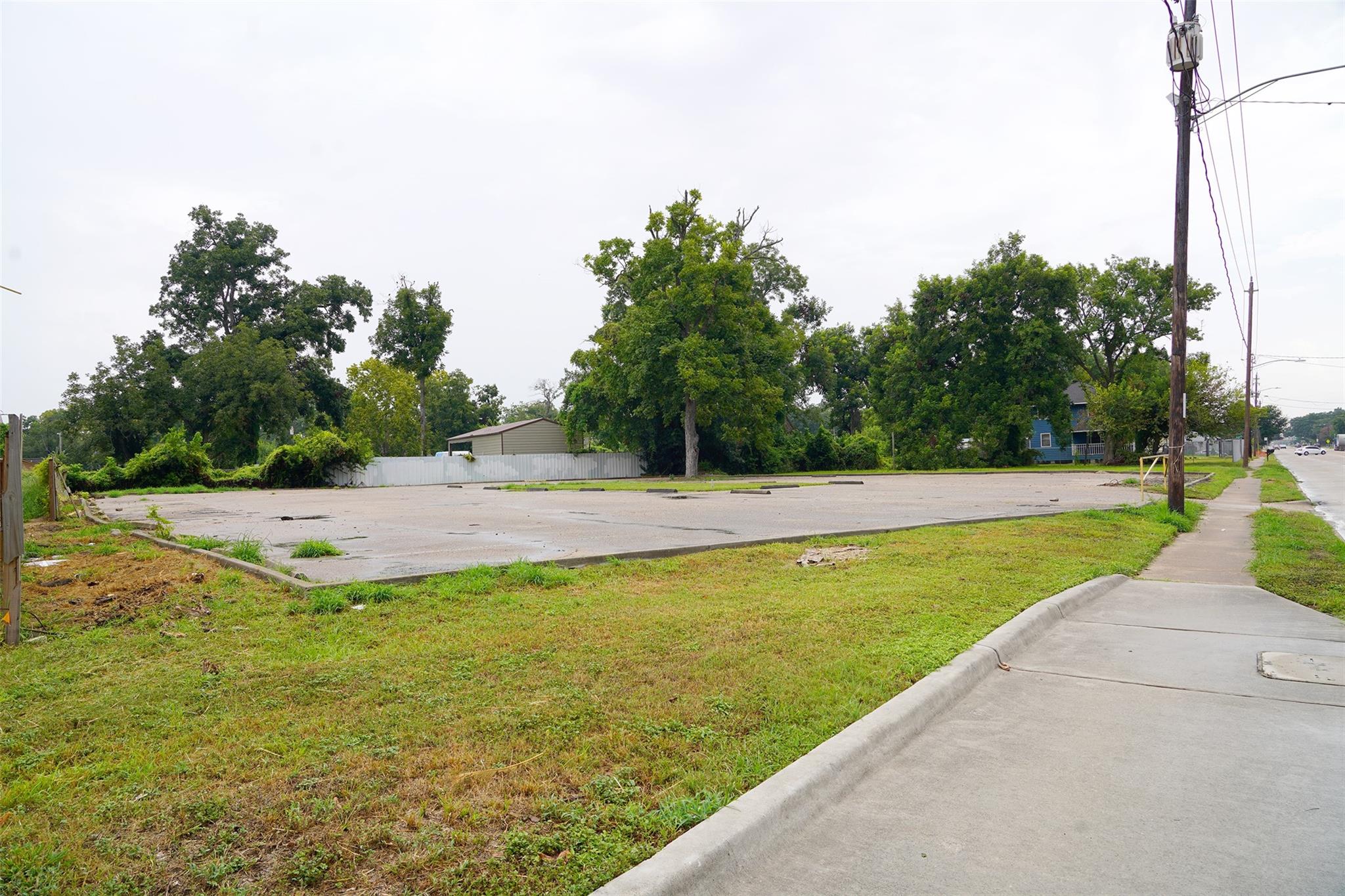 972 W Little York Rd Road NW