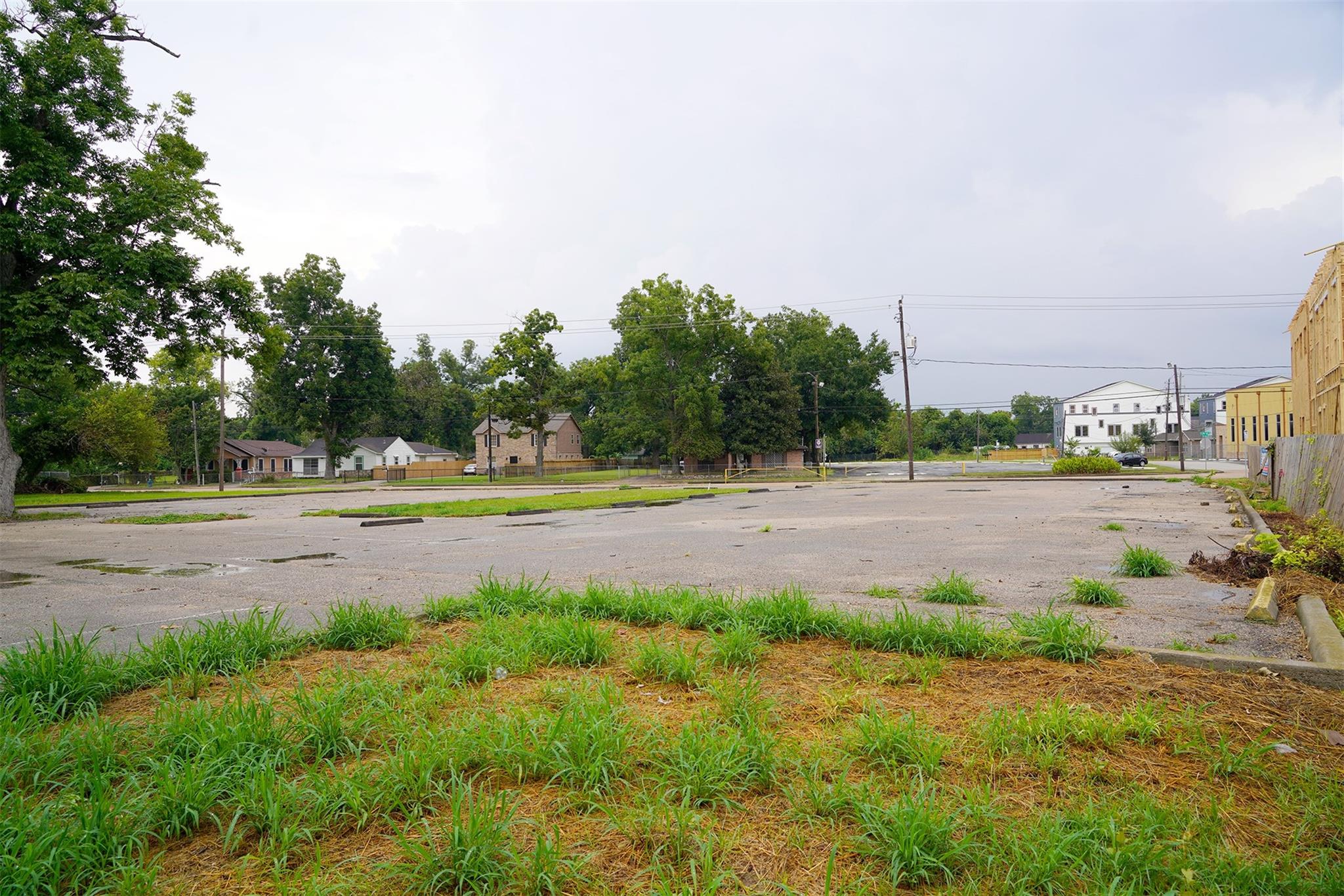 972 W Little York Rd Road NW