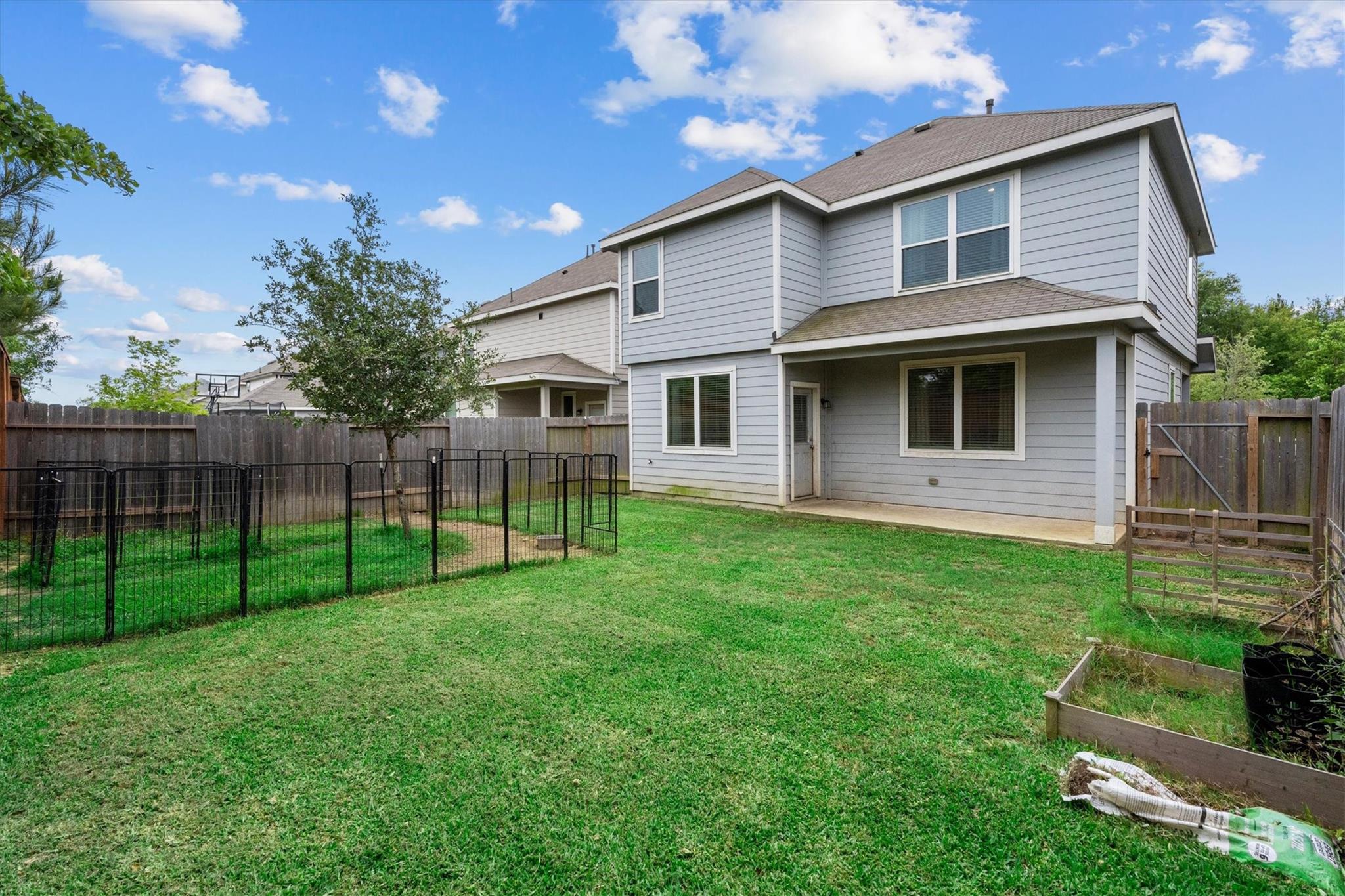 1325 Mount Bassie Trail