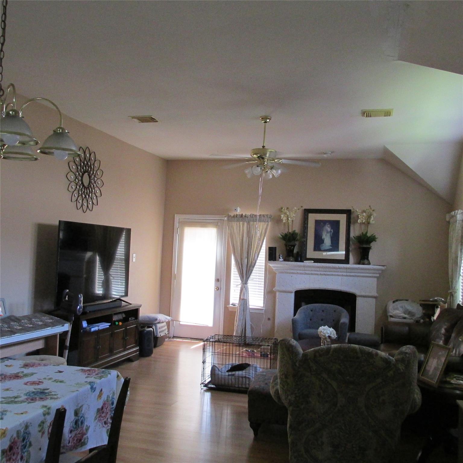 3255 Lakeway Lane