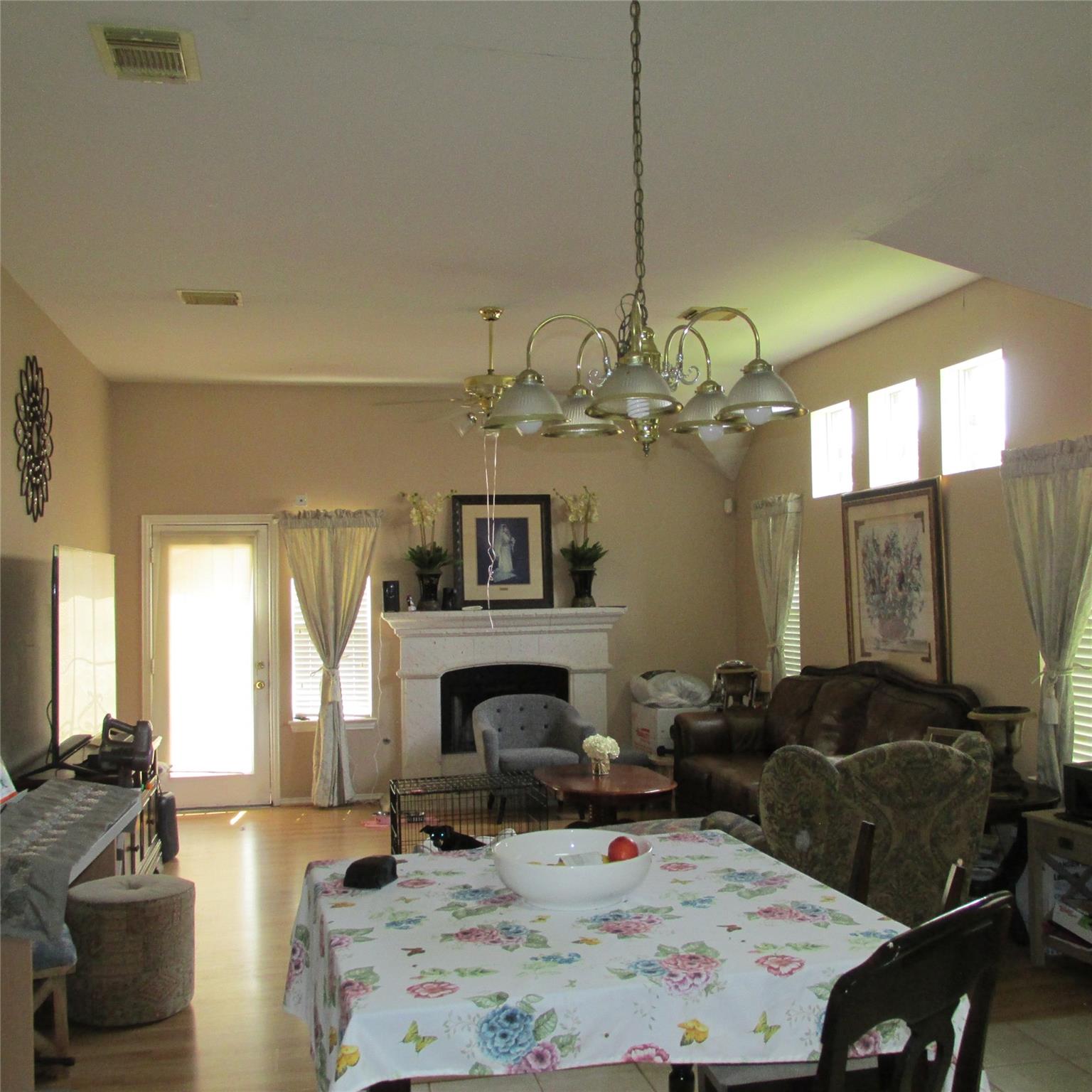 3255 Lakeway Lane