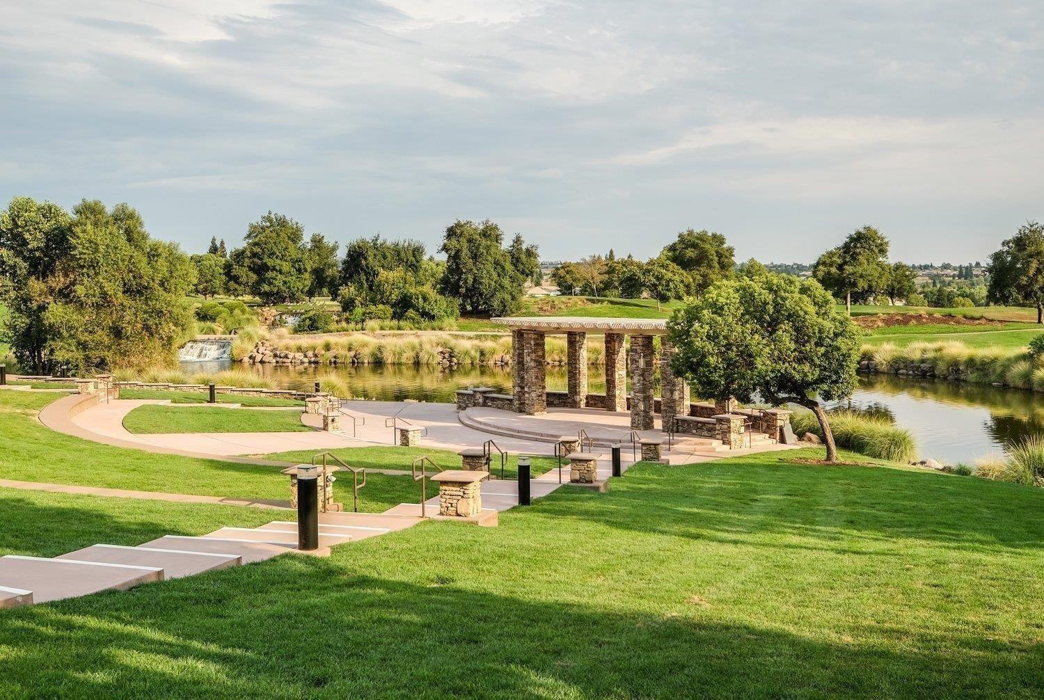 300 Waterfield Court