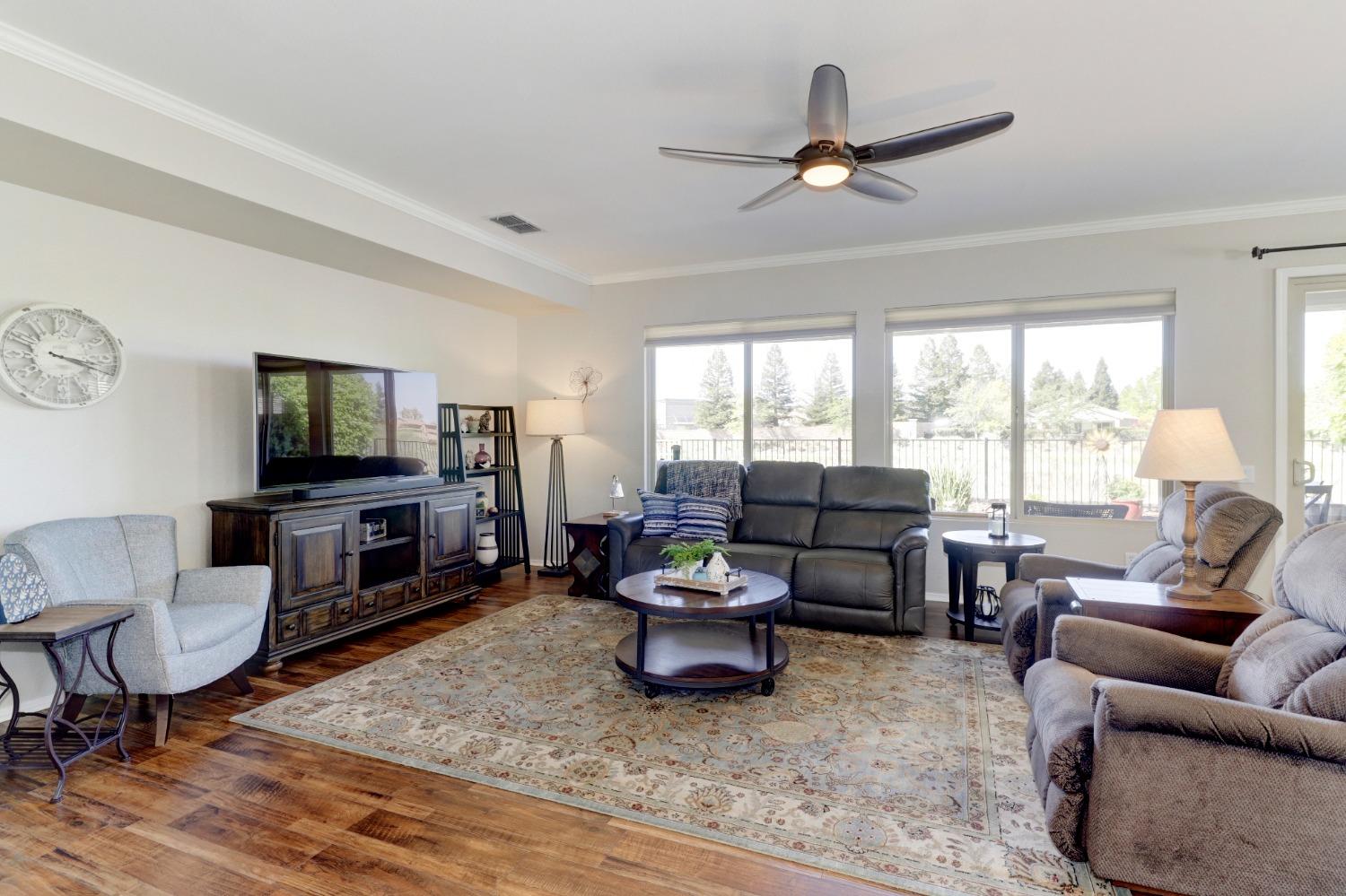 300 Waterfield Court