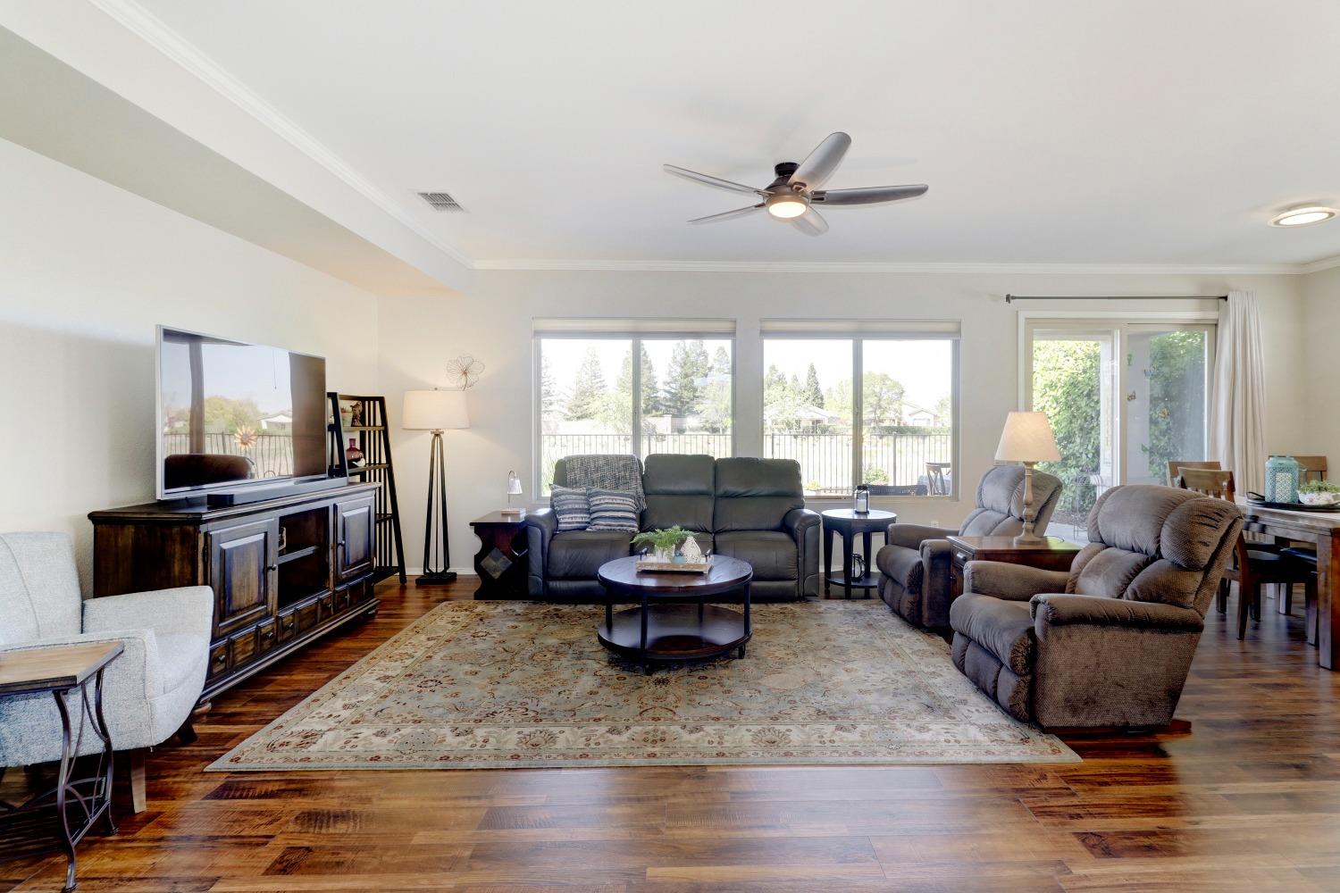 300 Waterfield Court