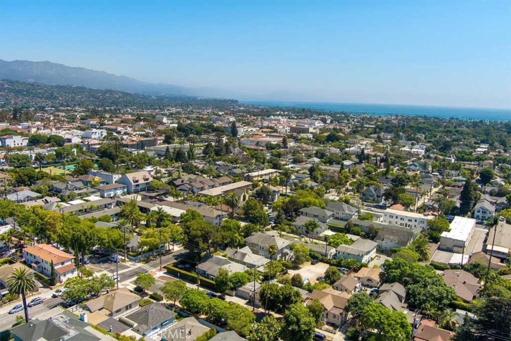 309 W Victoria Street