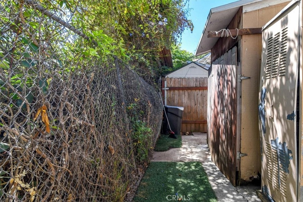 309 W Victoria Street