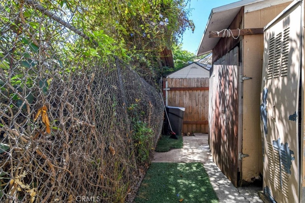 309 W Victoria Street