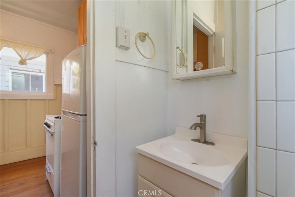 309 W Victoria Street