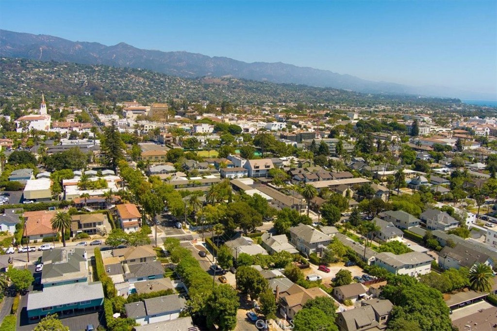 309 W Victoria Street