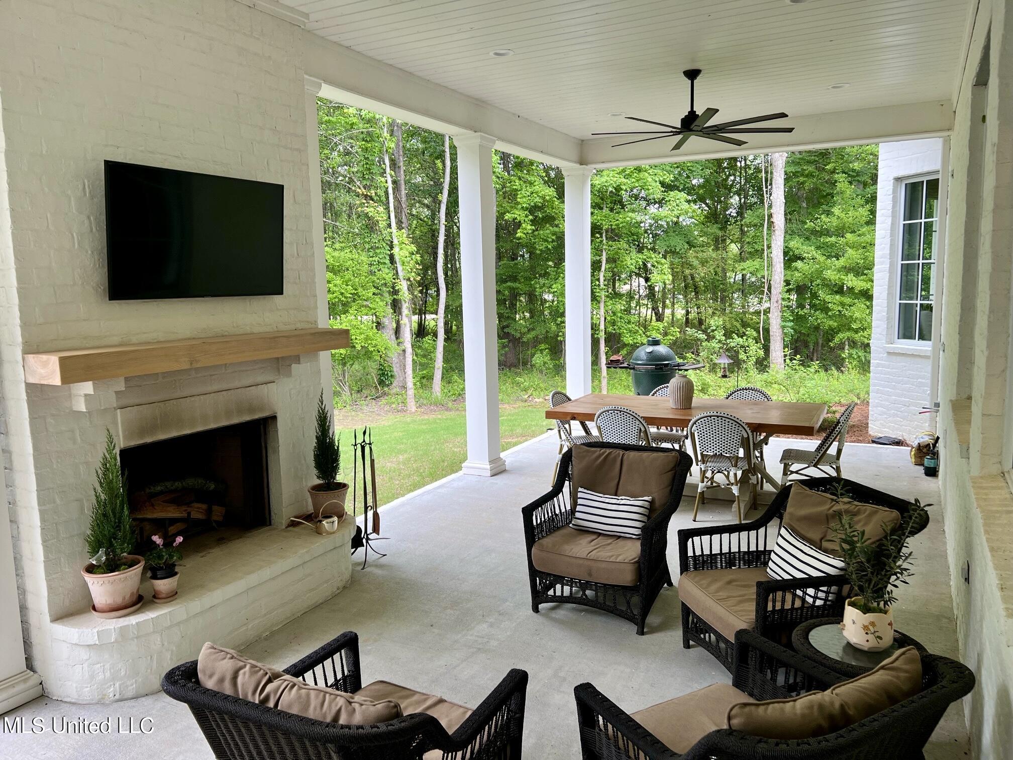 211b Chestnut Spring Road Road