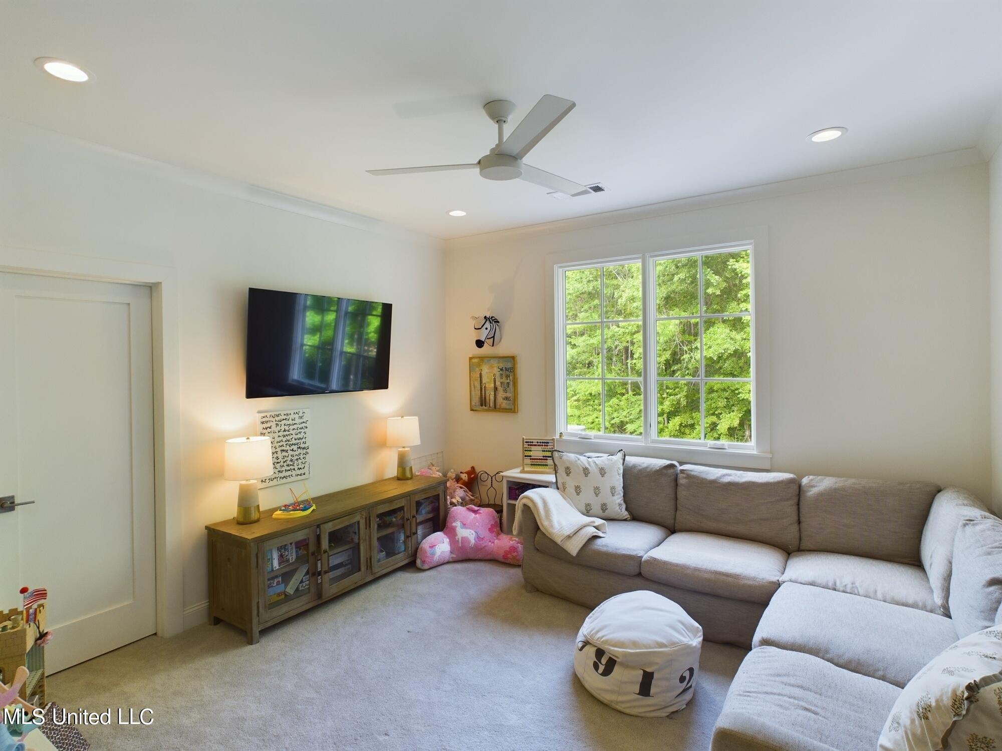 211b Chestnut Spring Road Road