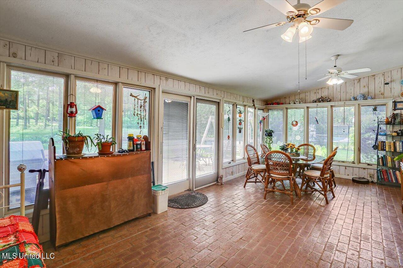 214 Oak Bend
