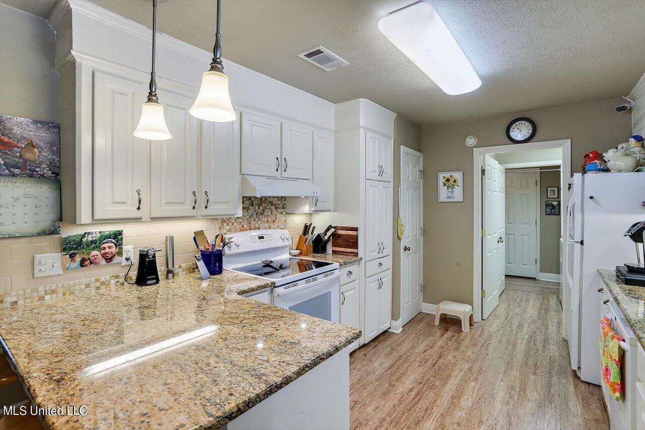 214 Oak Bend