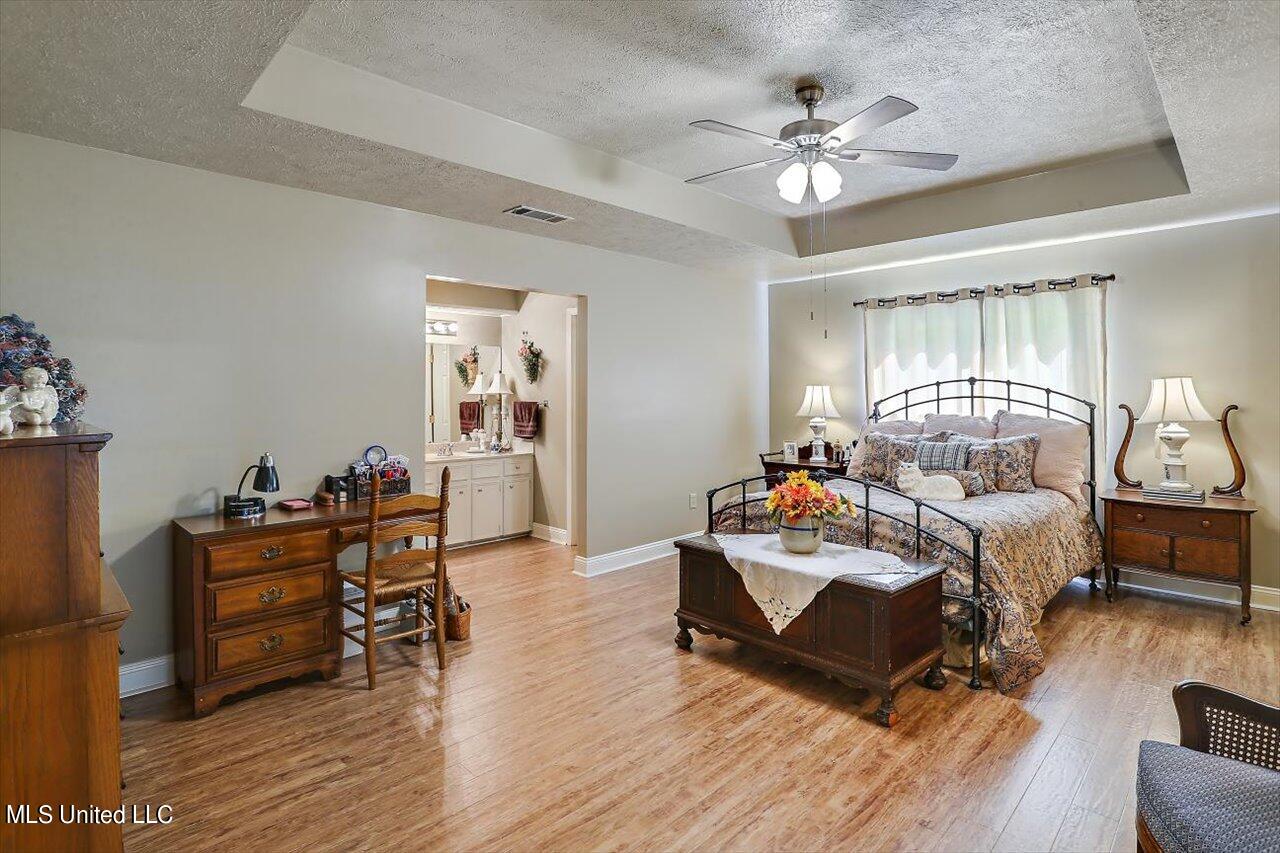 214 Oak Bend