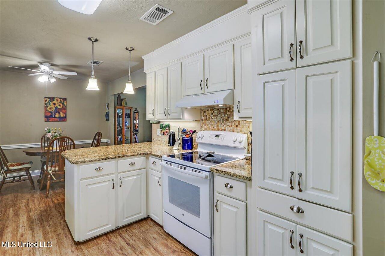 214 Oak Bend