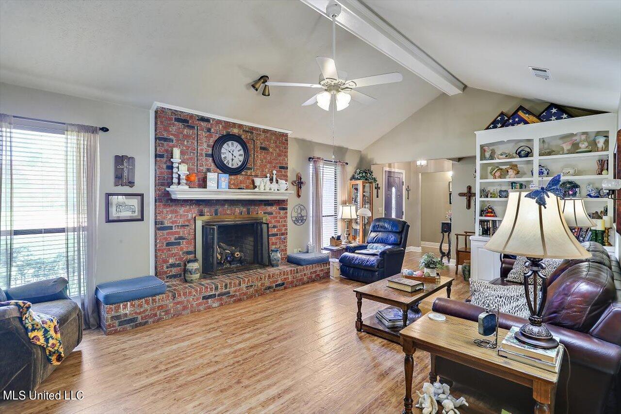 214 Oak Bend