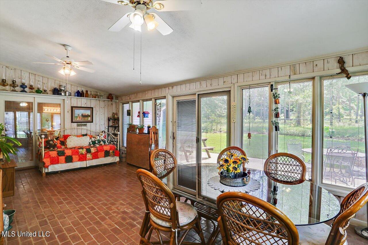 214 Oak Bend