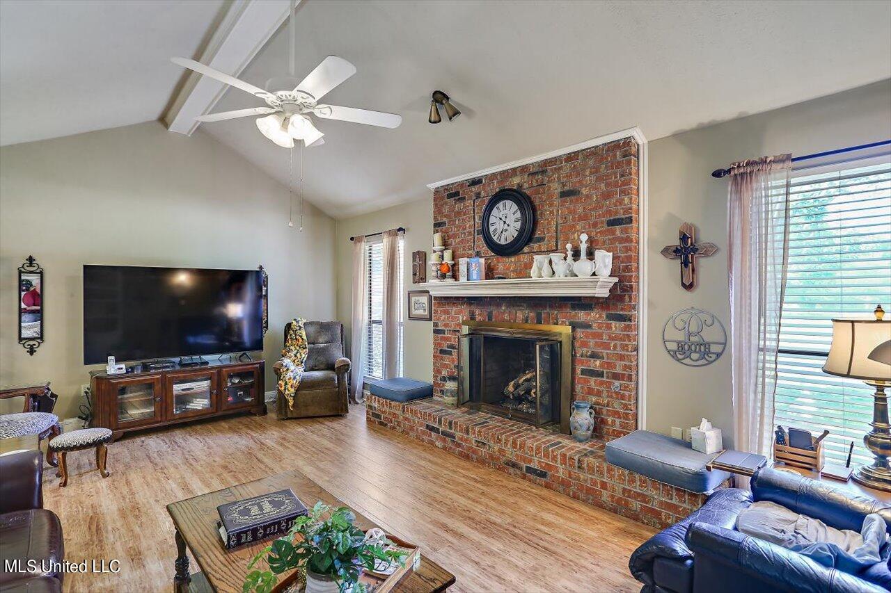 214 Oak Bend