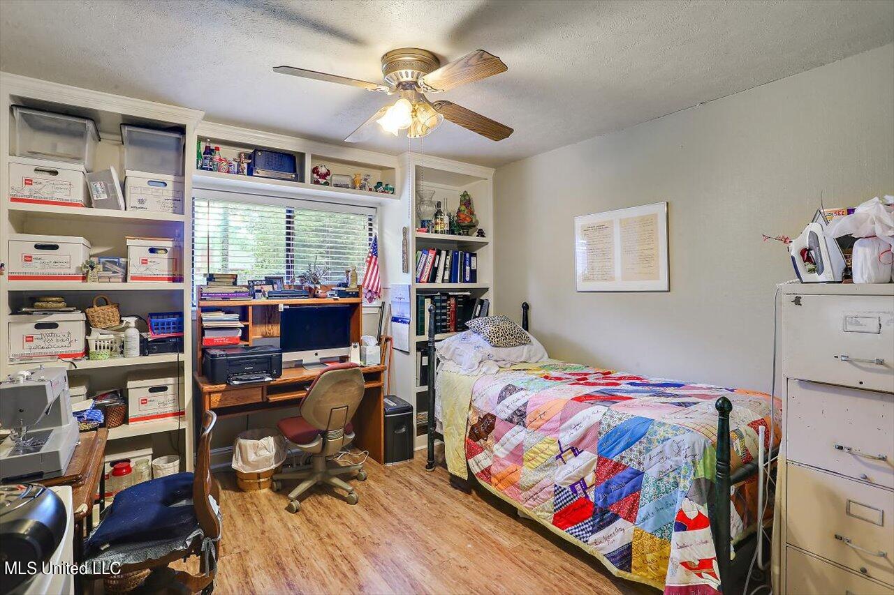214 Oak Bend