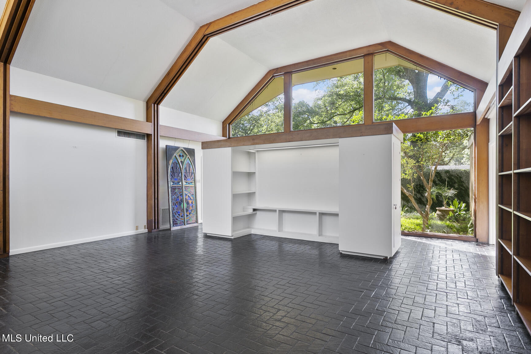 2349 Twin Lakes Circle