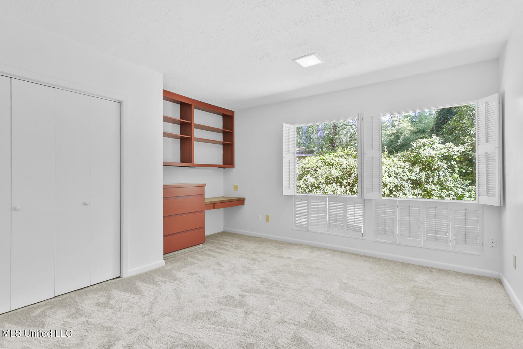 2349 Twin Lakes Circle