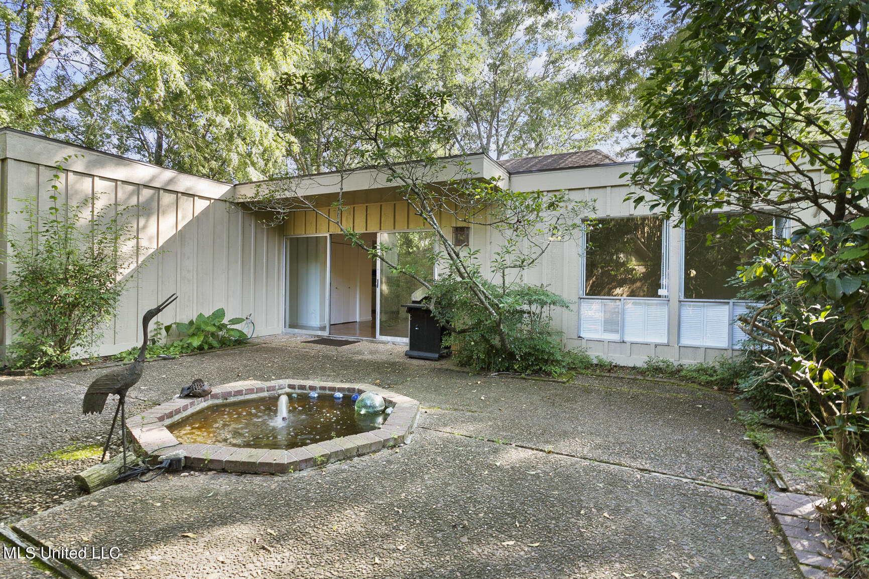 2349 Twin Lakes Circle