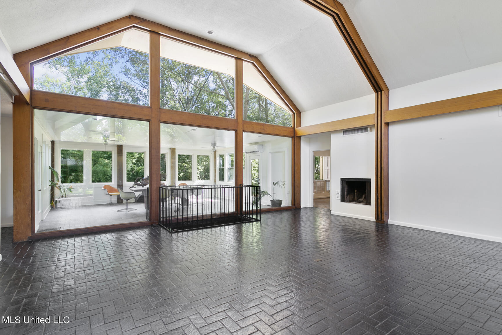 2349 Twin Lakes Circle