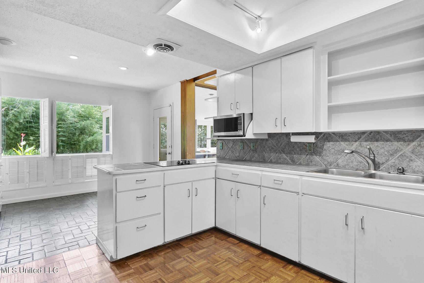 2349 Twin Lakes Circle