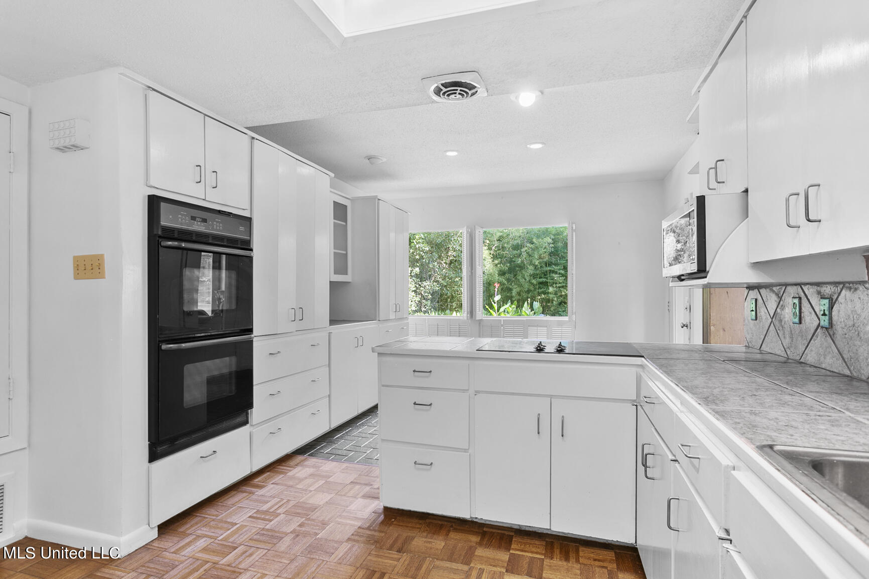 2349 Twin Lakes Circle