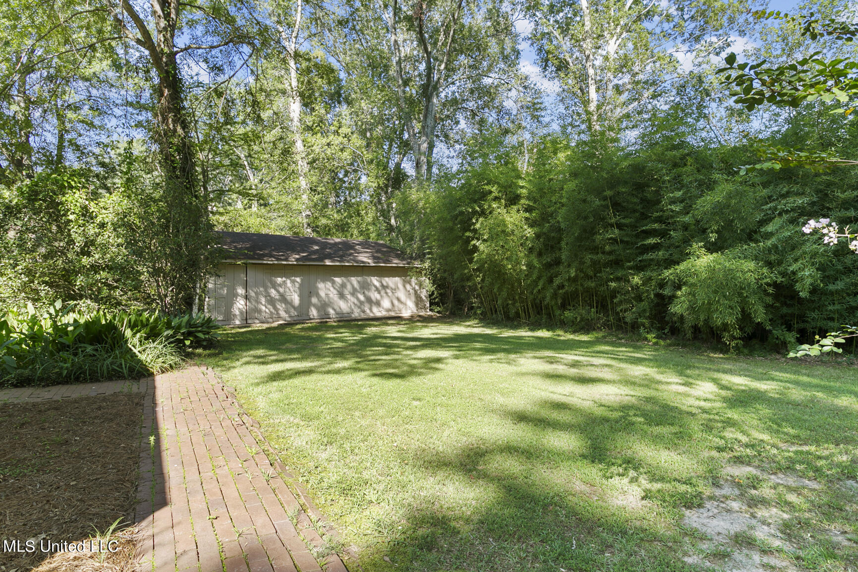2349 Twin Lakes Circle