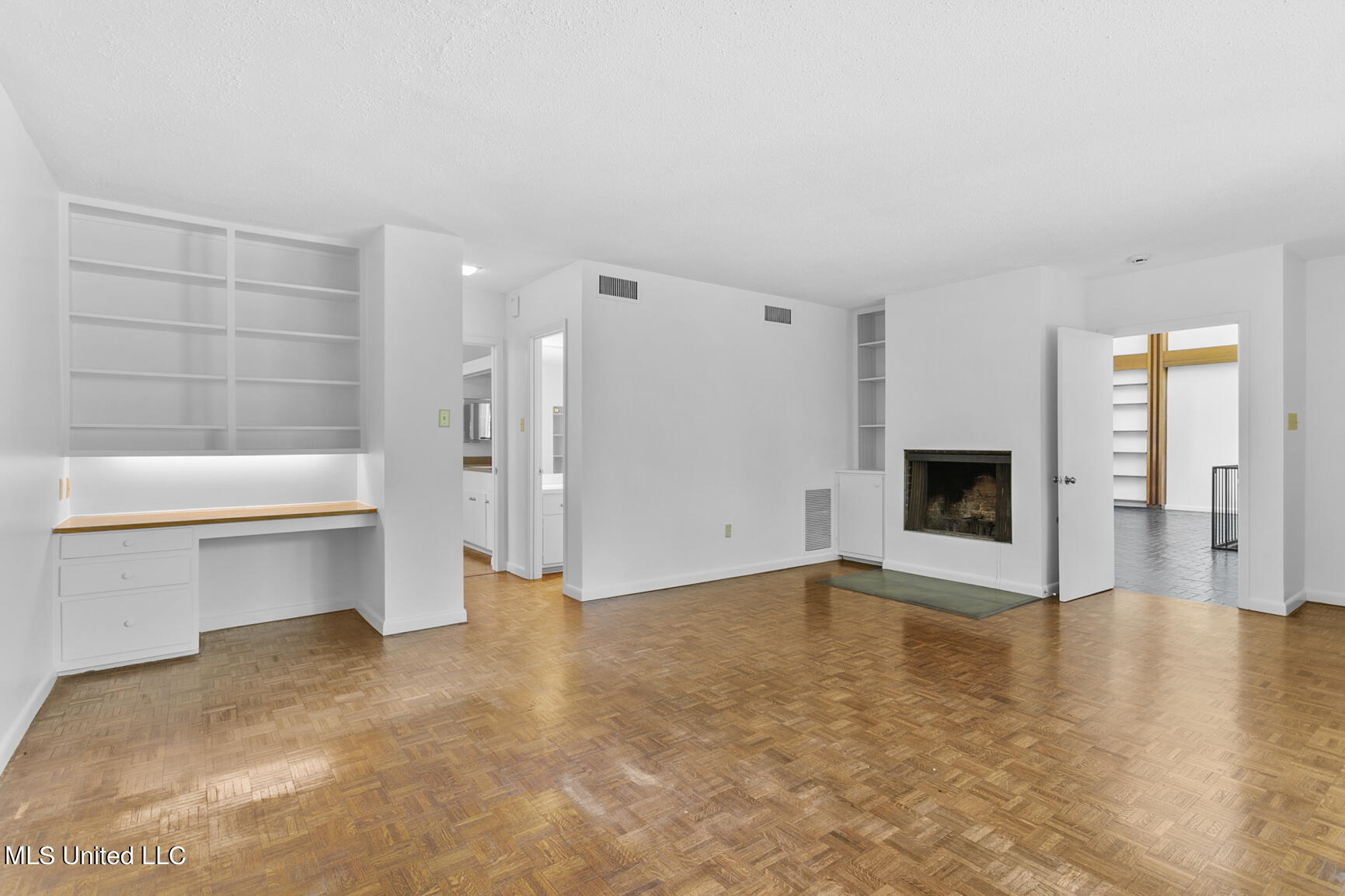 2349 Twin Lakes Circle