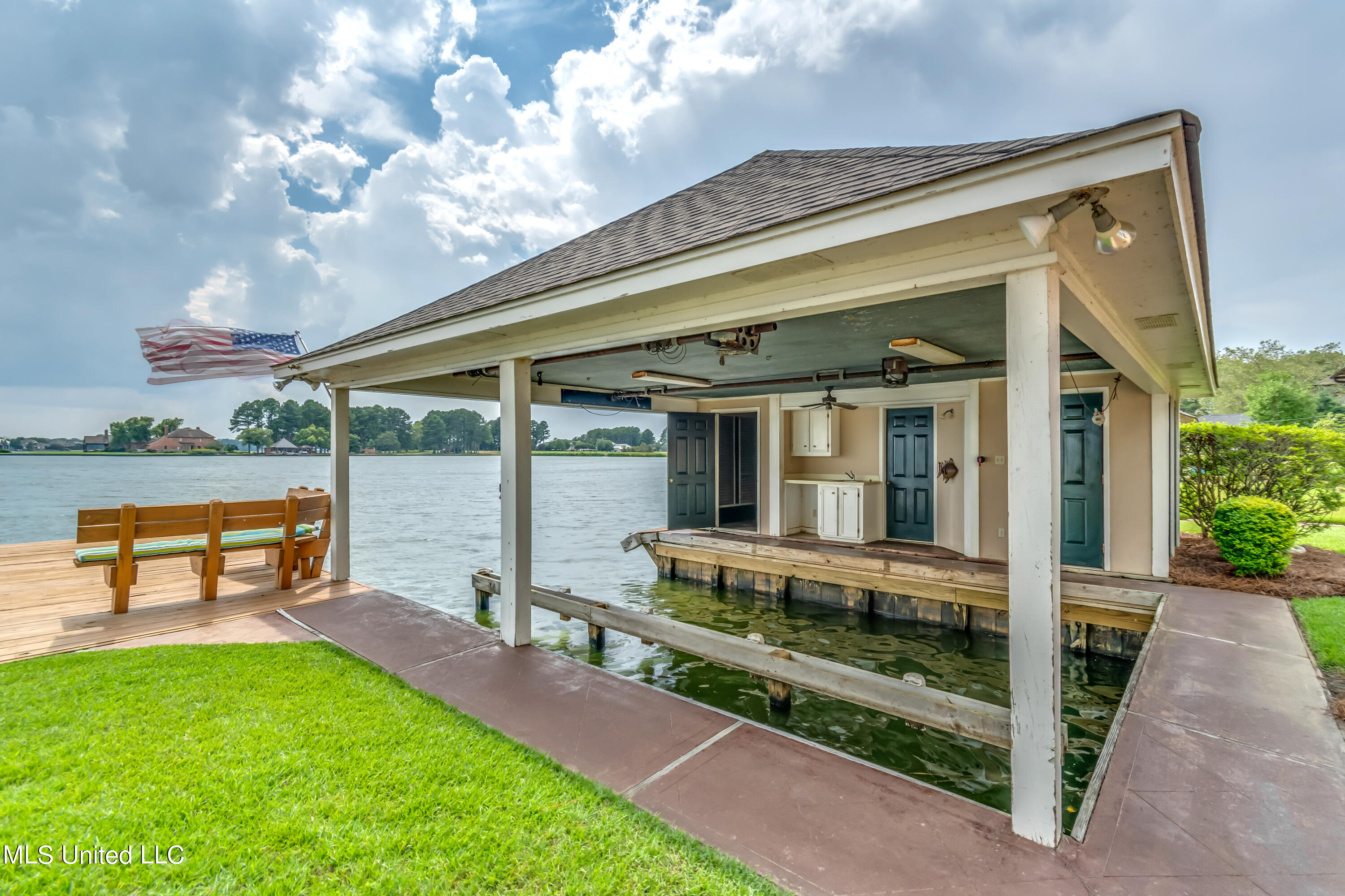 143 Charleston Lane