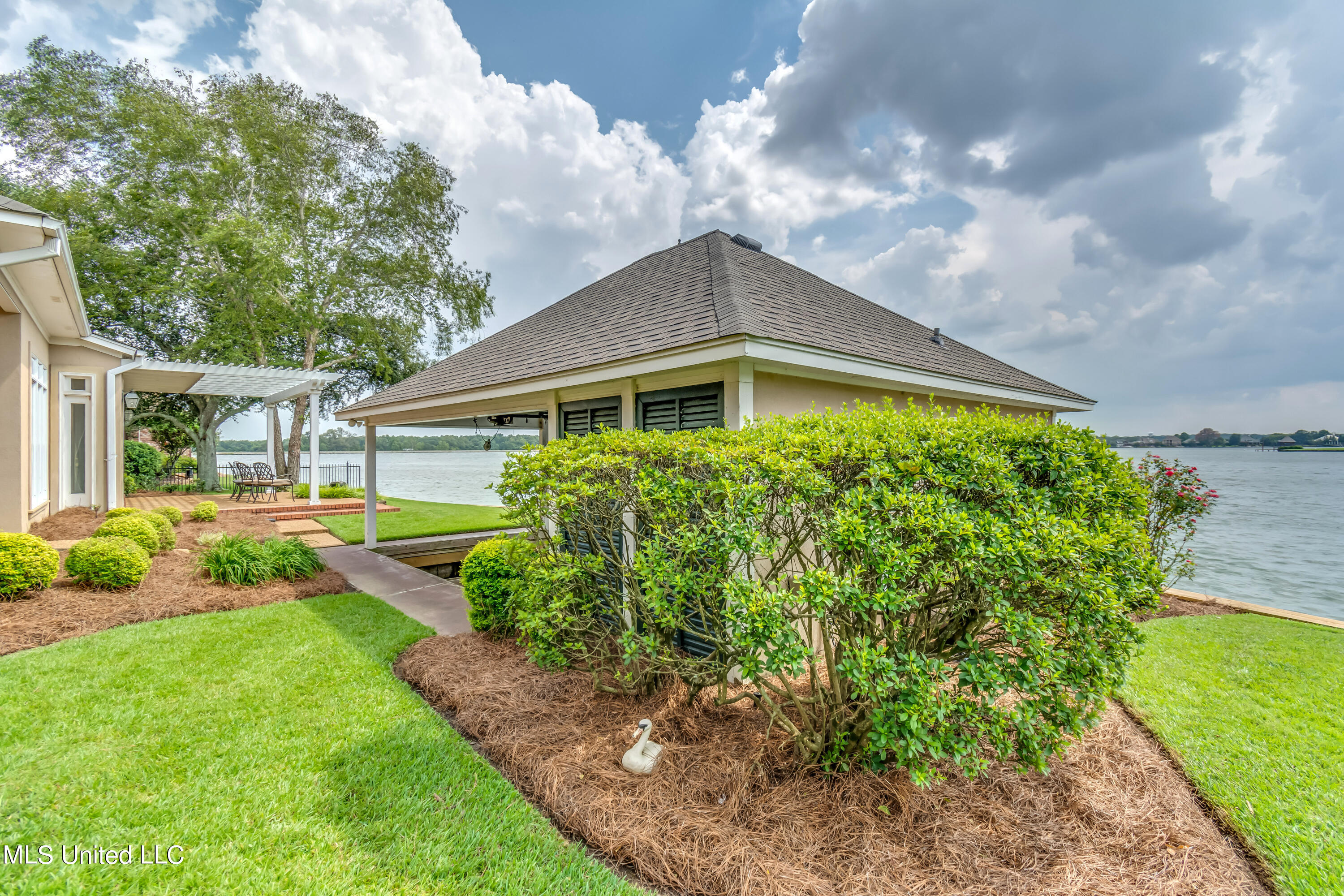 143 Charleston Lane