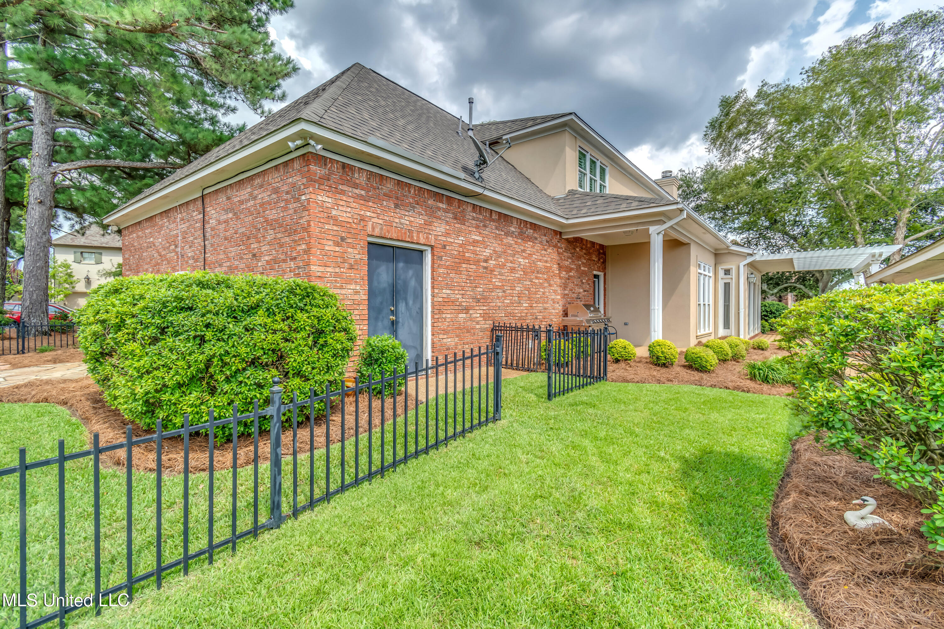 143 Charleston Lane