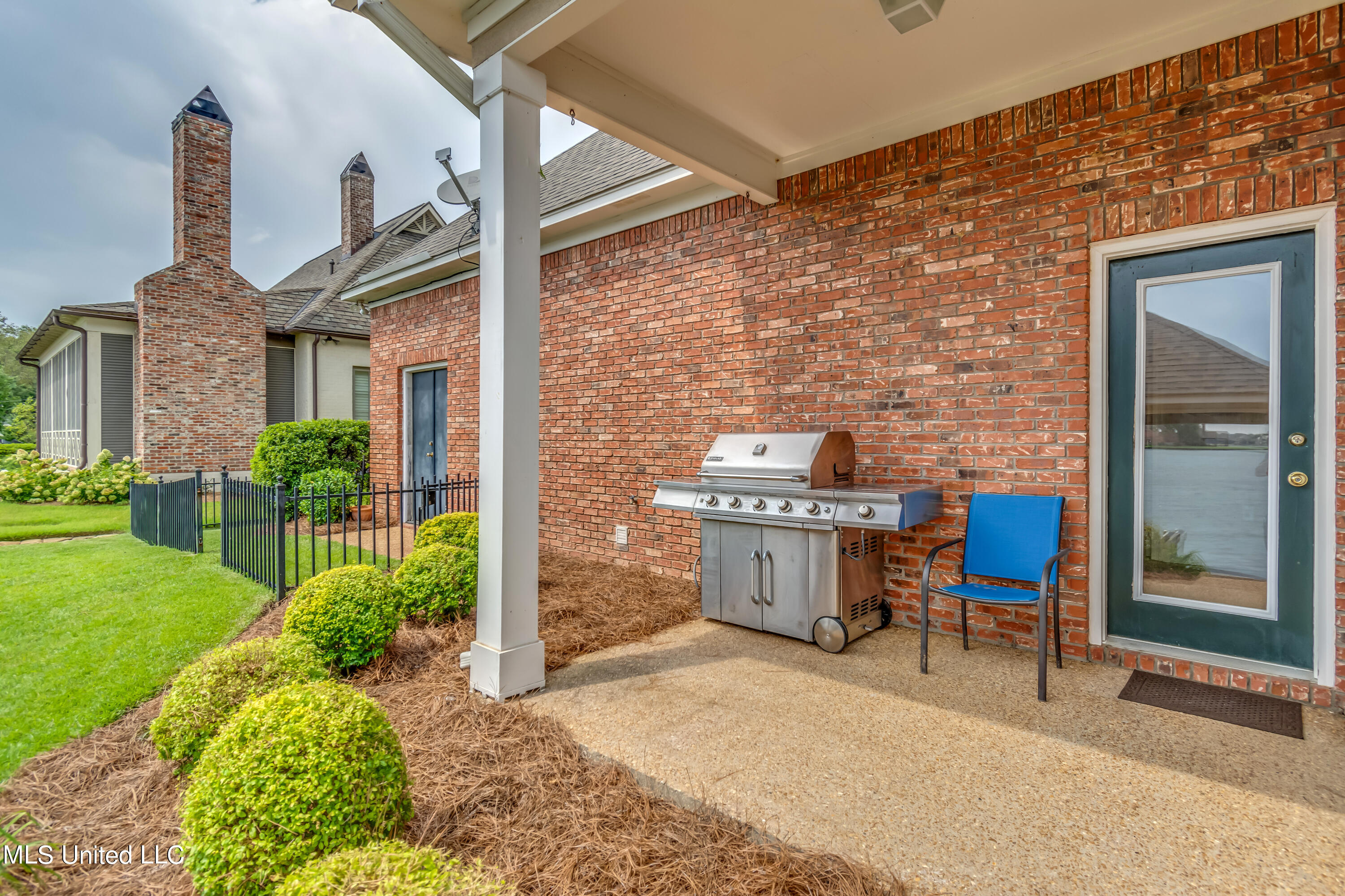 143 Charleston Lane