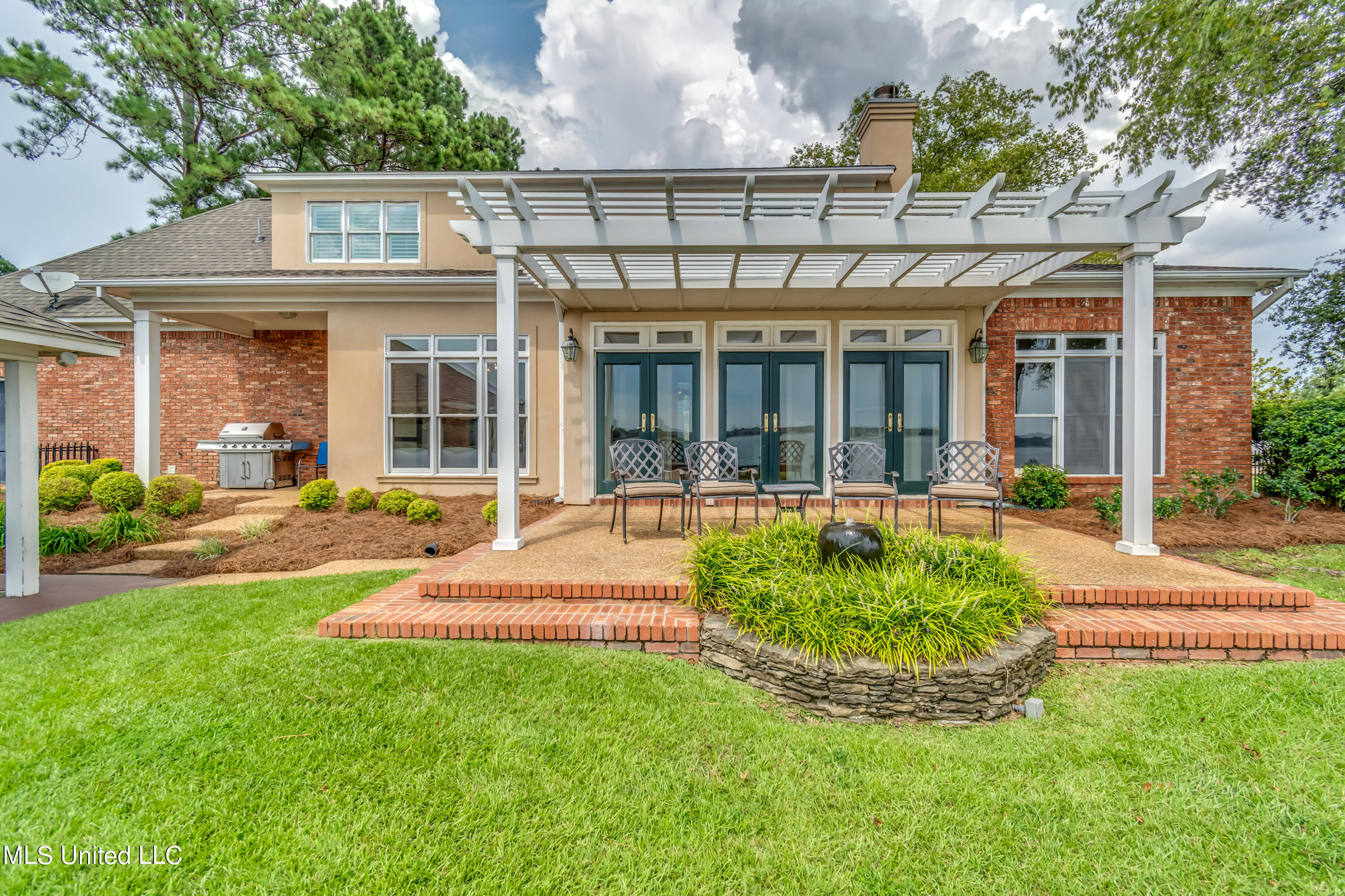 143 Charleston Lane