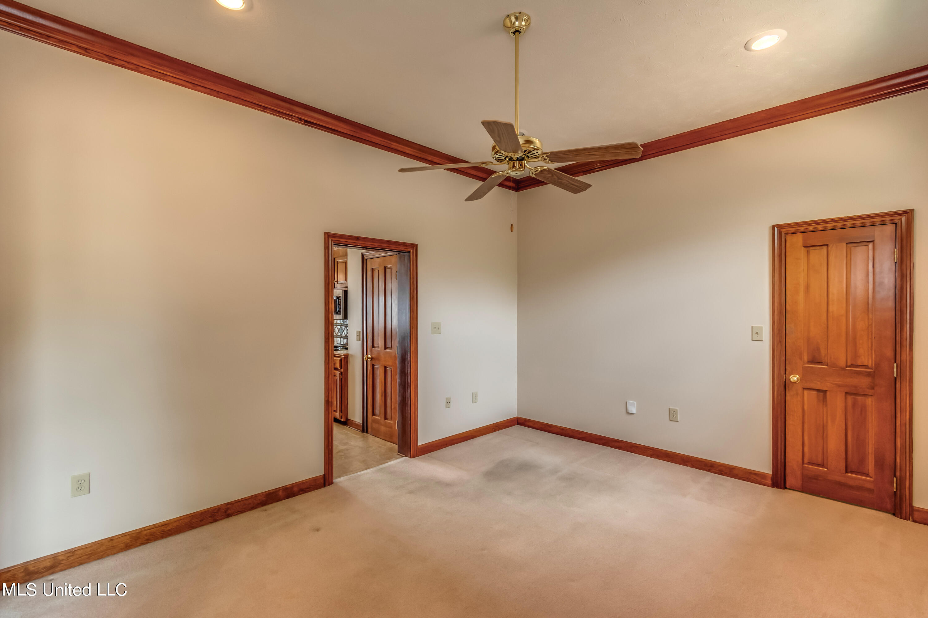 143 Charleston Lane