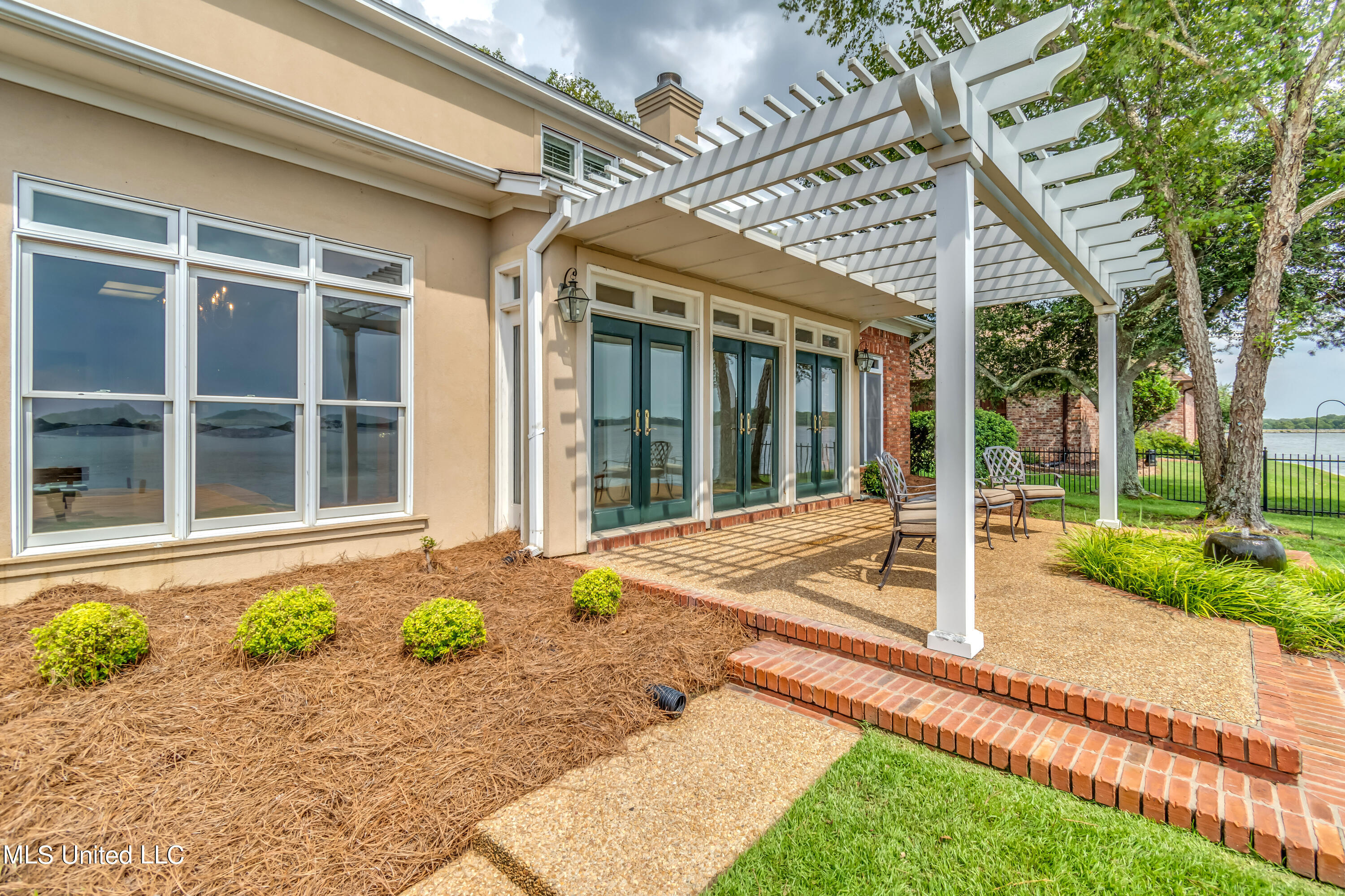 143 Charleston Lane