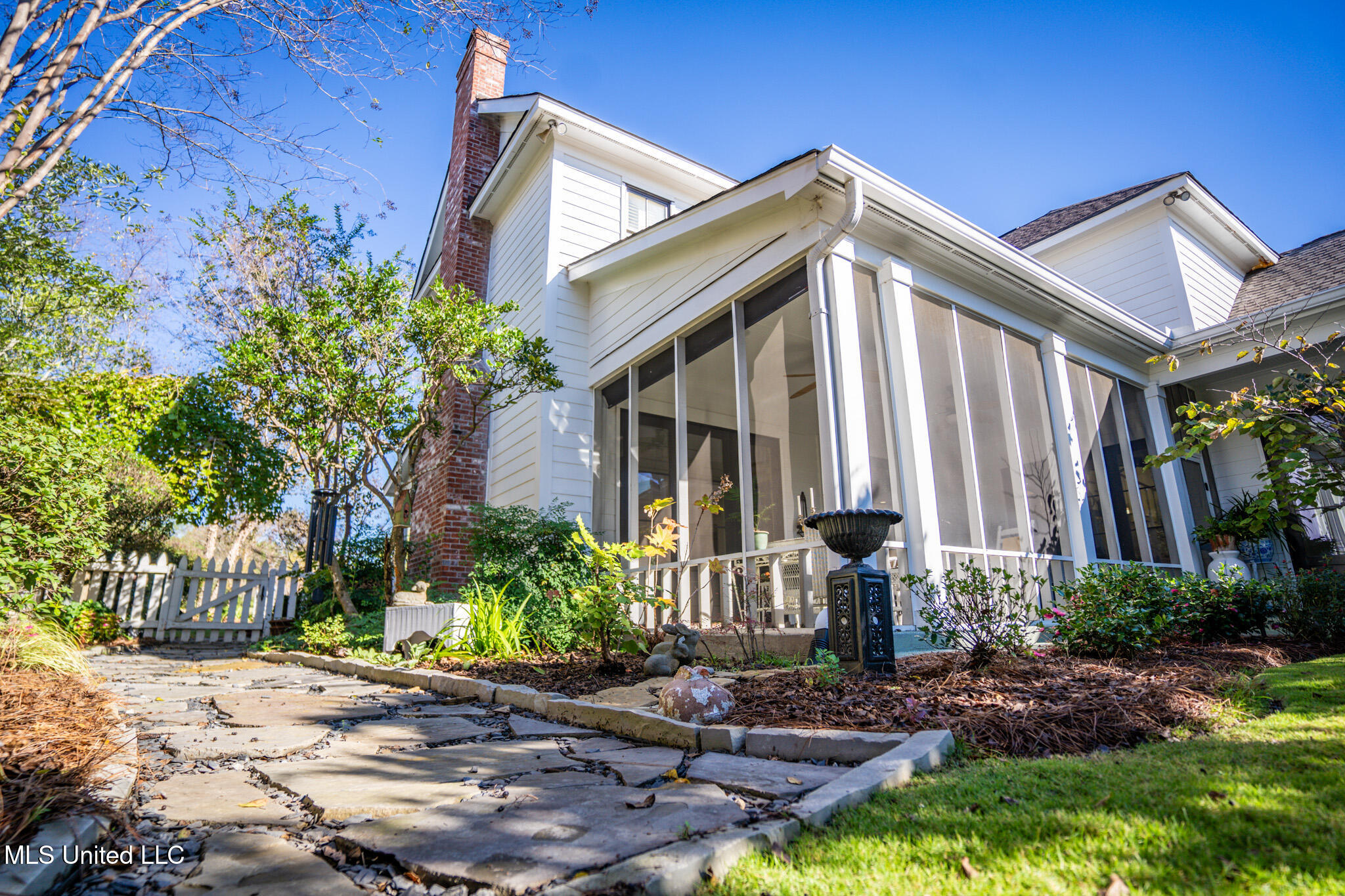 163 Reunion Boulevard