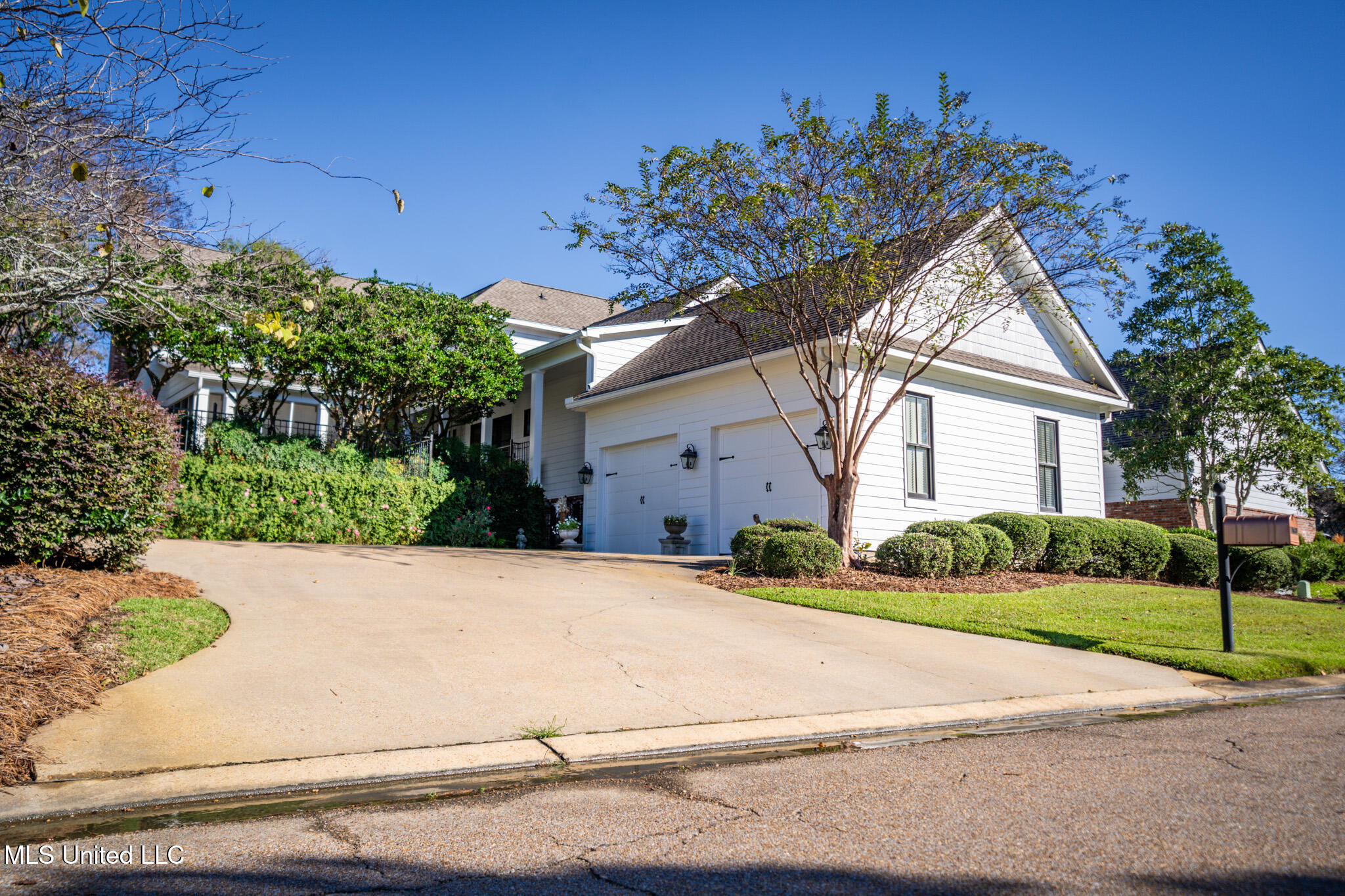 163 Reunion Boulevard