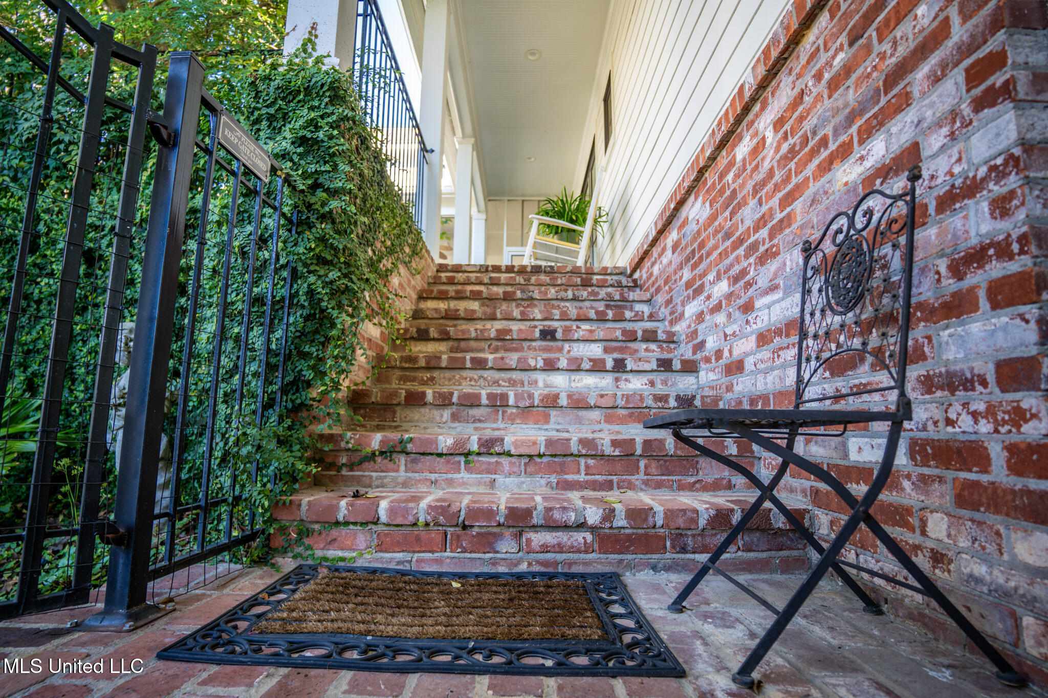 163 Reunion Boulevard