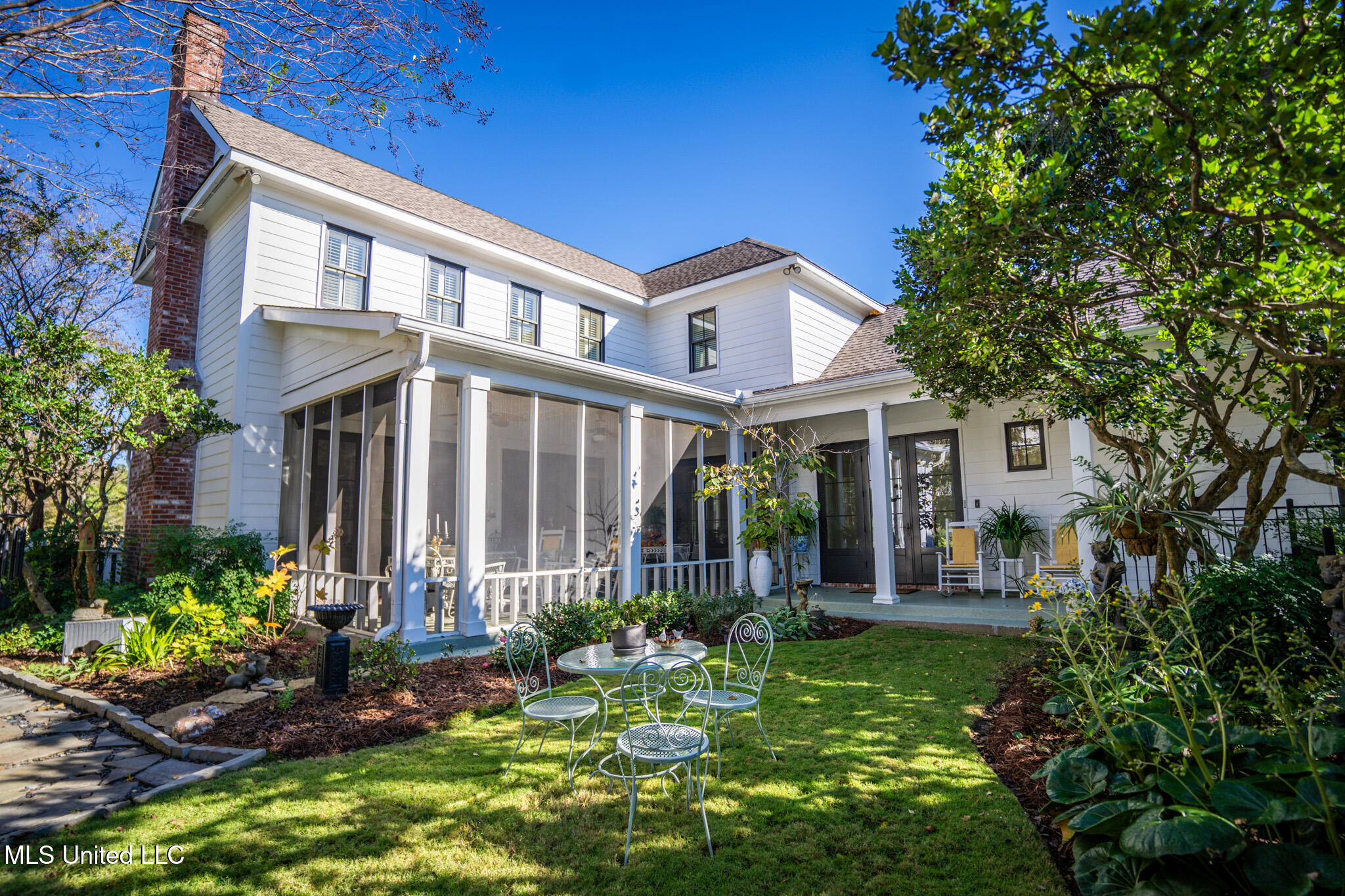 163 Reunion Boulevard