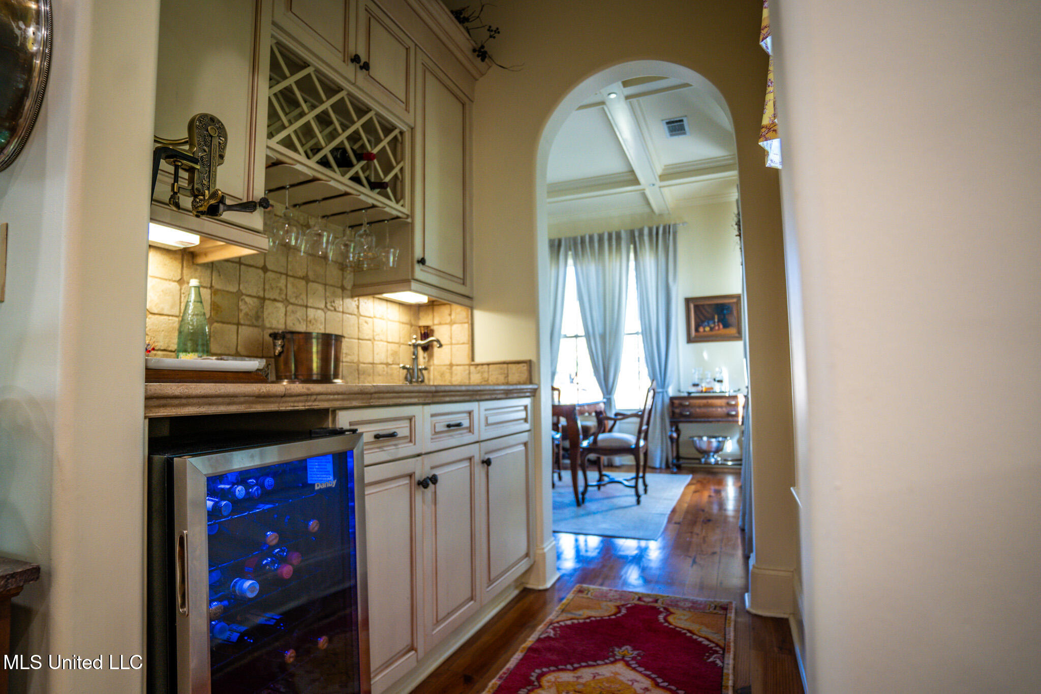 163 Reunion Boulevard