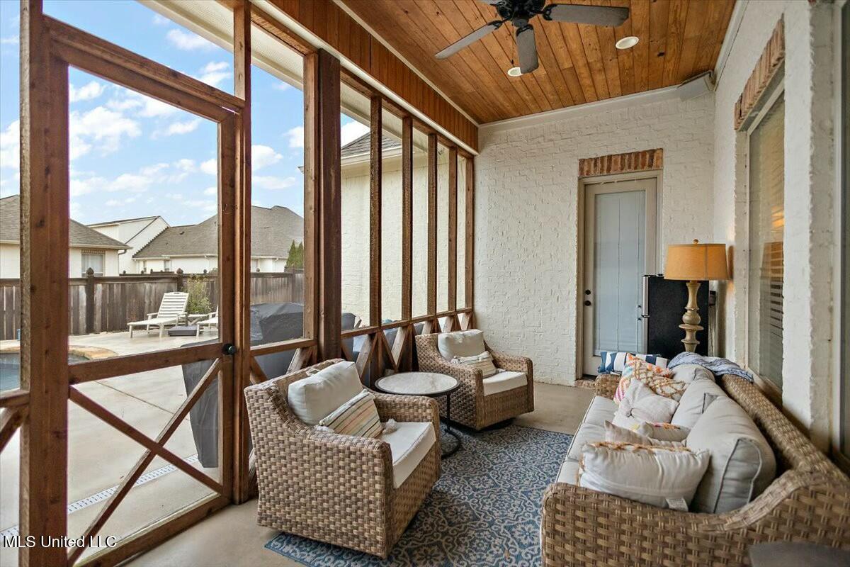 305 Colony Court