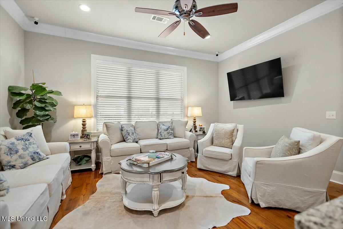 305 Colony Court